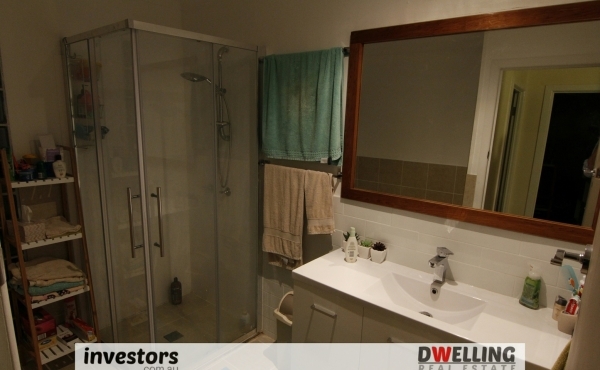 20 Alice Street, Goodna - updated bathroom